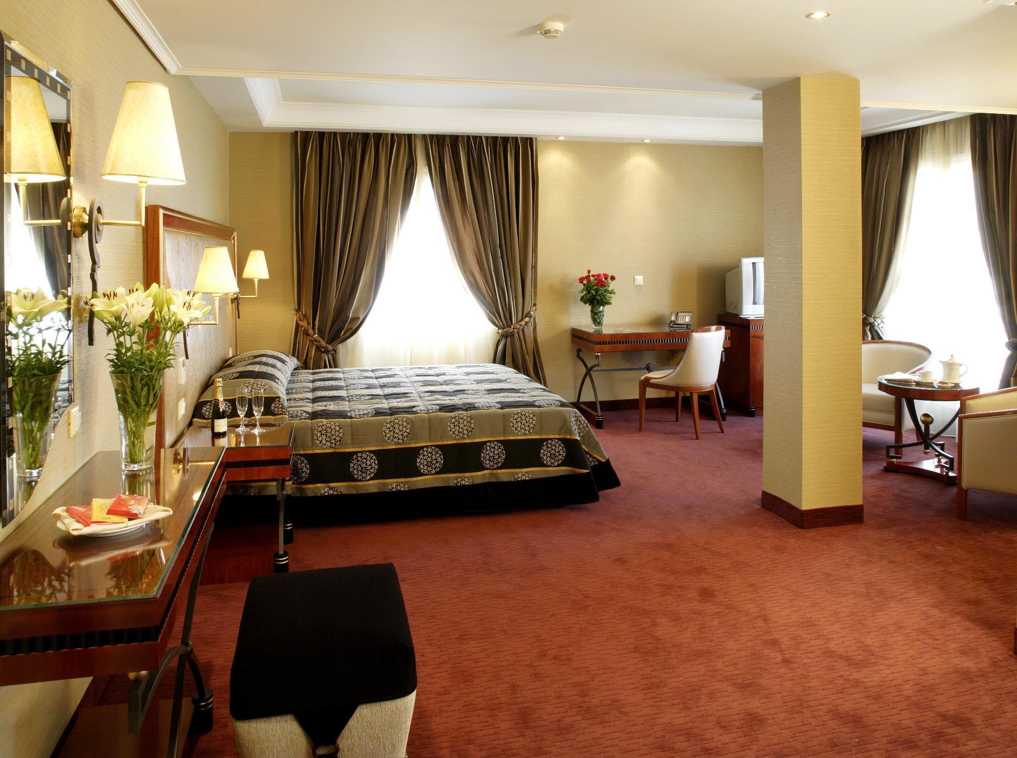 Piraeus Theoxenia Hotel Room photo A suite at the Hotel Excelsior