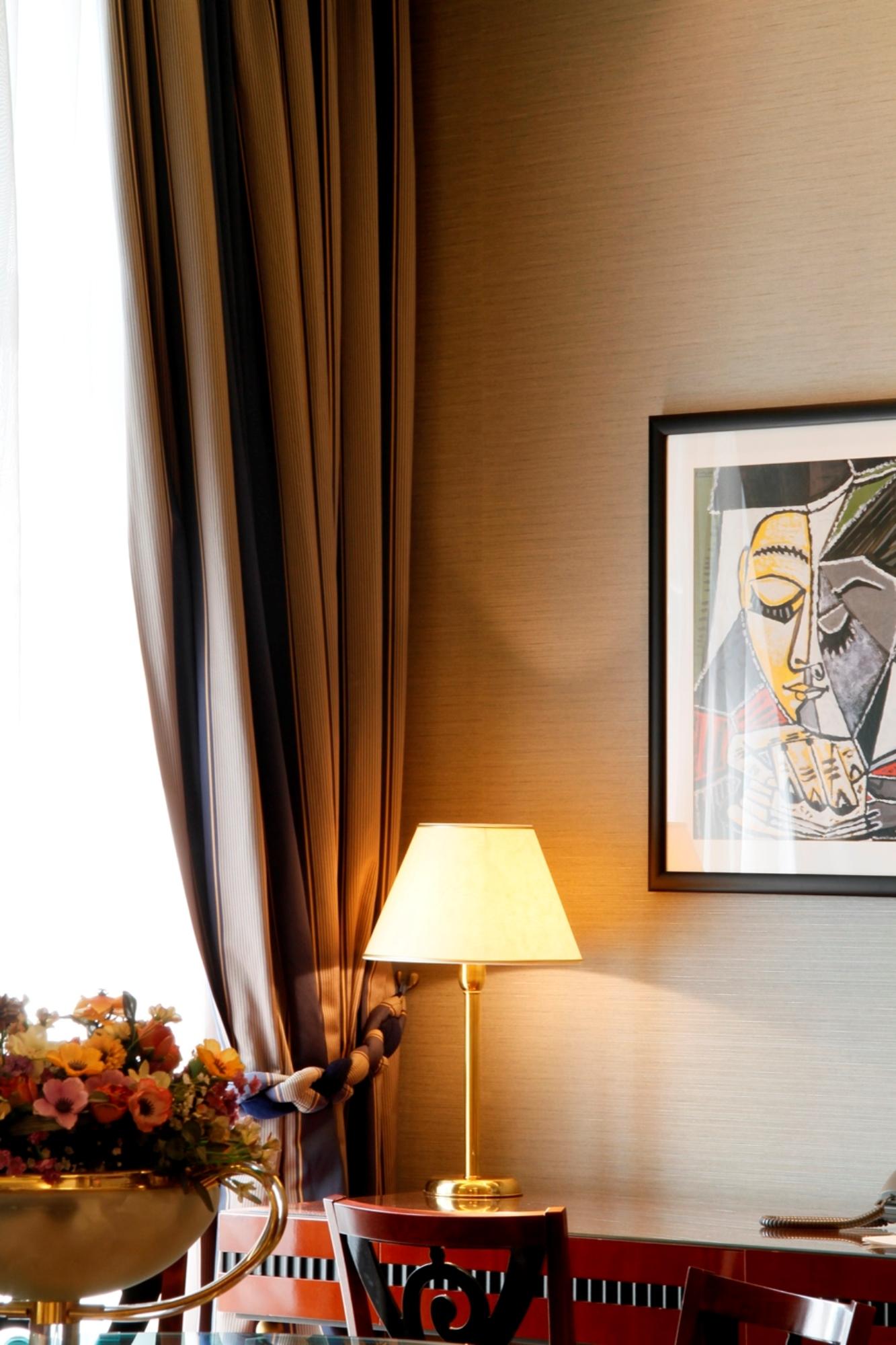 Piraeus Theoxenia Hotel Room photo A lampshade