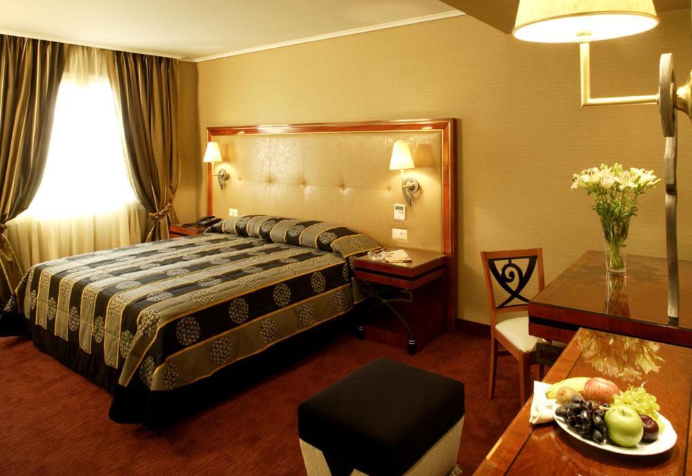 Piraeus Theoxenia Hotel Exterior photo