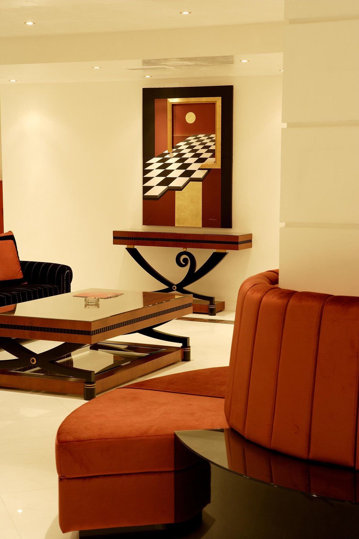 Piraeus Theoxenia Hotel Interior photo A console table