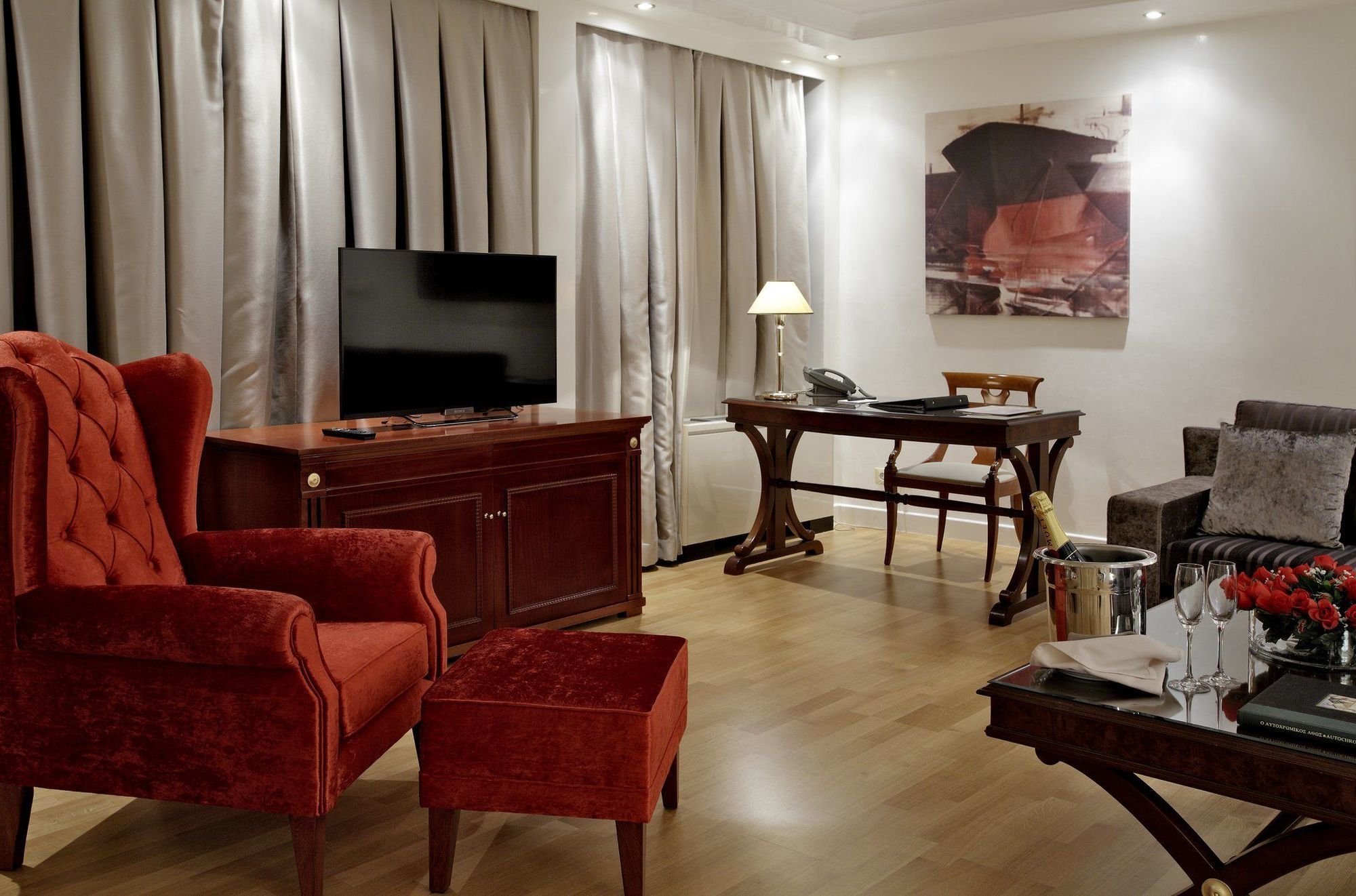 Piraeus Theoxenia Hotel Exterior photo A suite at the hotel