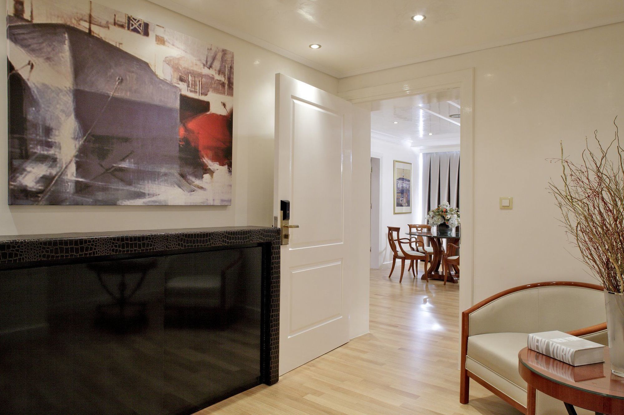 Piraeus Theoxenia Hotel Exterior photo A typical apartment interior