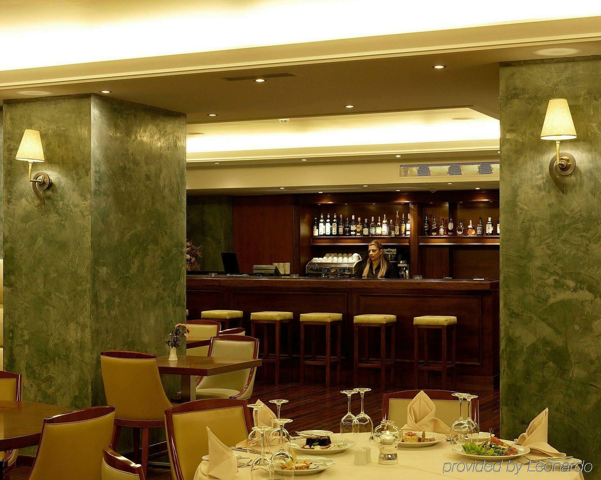 Piraeus Theoxenia Hotel Restaurant photo The bar at the restaurant